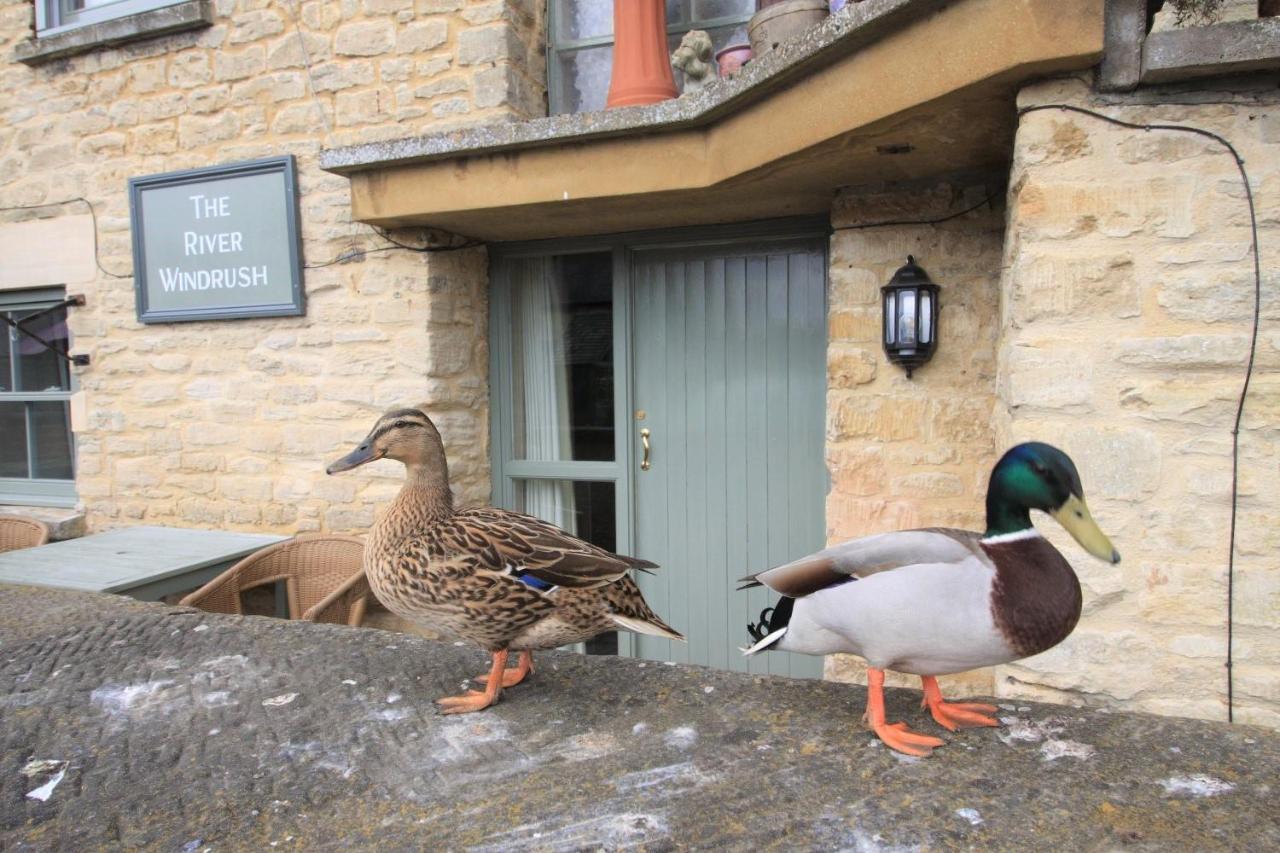 The Riverside Lechlade Esterno foto