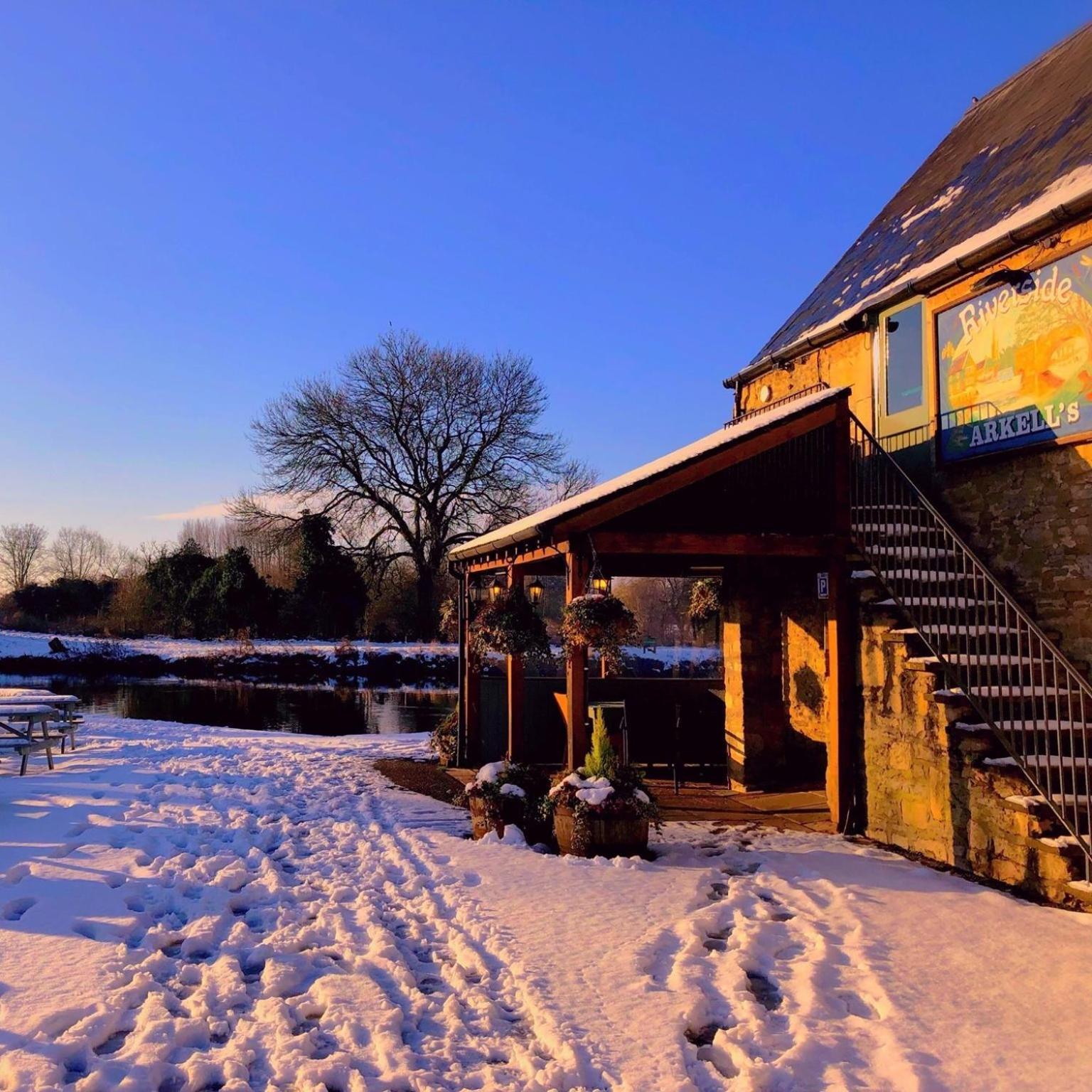 The Riverside Lechlade Esterno foto